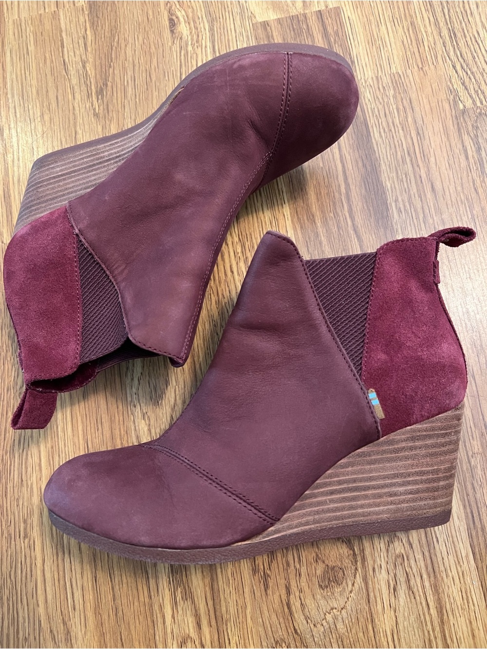 Tom’s Wedge Ankle Slip on Slip Resistant Boots - Picture 1 of 13